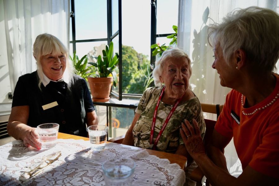 Marie-Louise "Mitte" Voltaire, Dagny Sjöstrand och Maria Wagiella